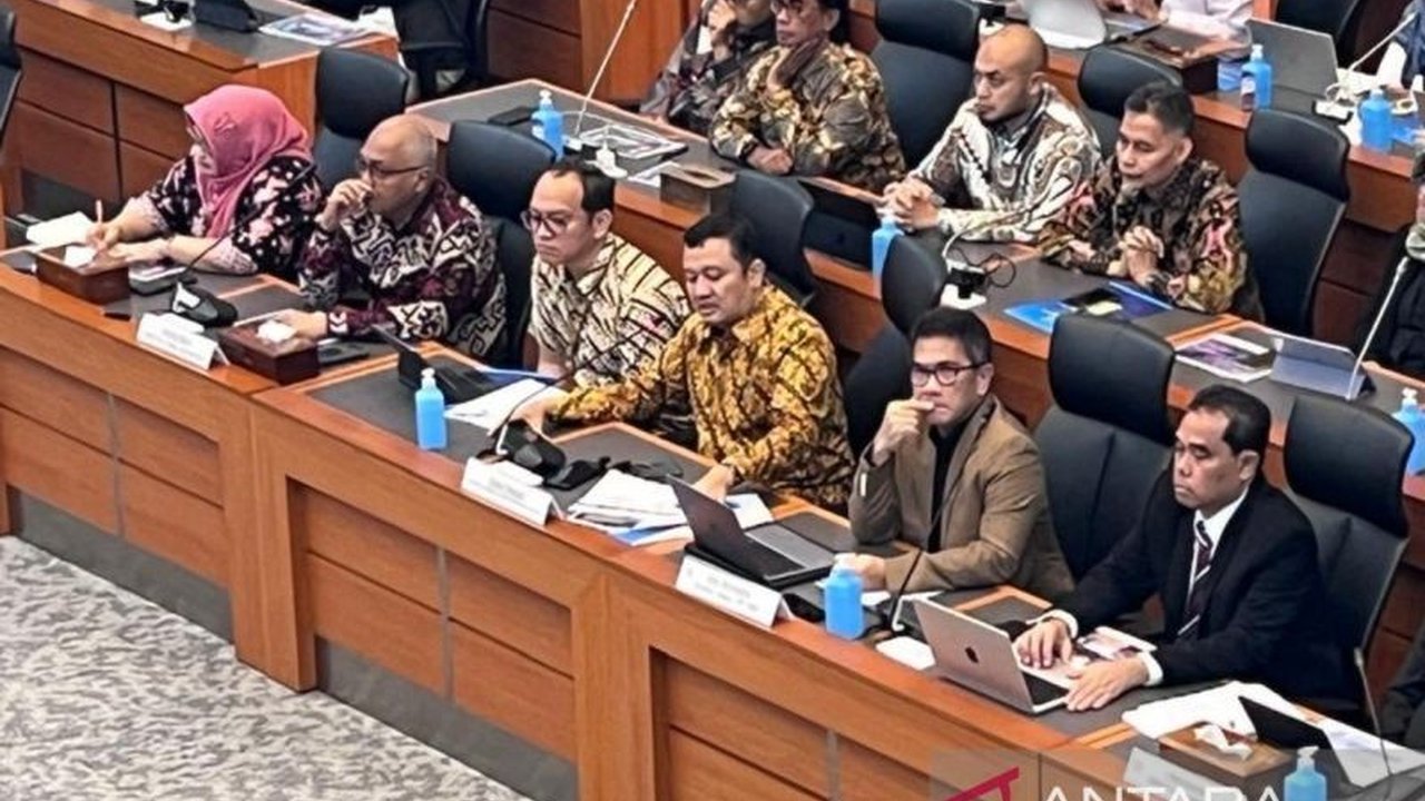 Kementerian Kominfo mengusulkan penggabungan TVRI, RRI, dan ANTARA untuk membentuk sistem broadcasting multiplatform yang lebih kuat dan inovatif, guna memperkuat integrasi nasional serta mendorong kreativitas konten lokal.