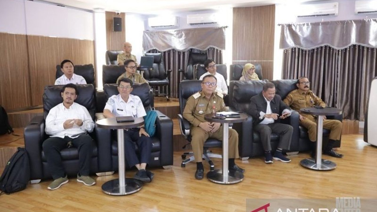 Pemerintah Provinsi Kalimantan Selatan (Kalsel) bersiap mengendalikan inflasi dan bencana hidrometeorologi menjelang Lebaran 2025 dengan memantau harga dan meningkatkan koordinasi antar instansi.
