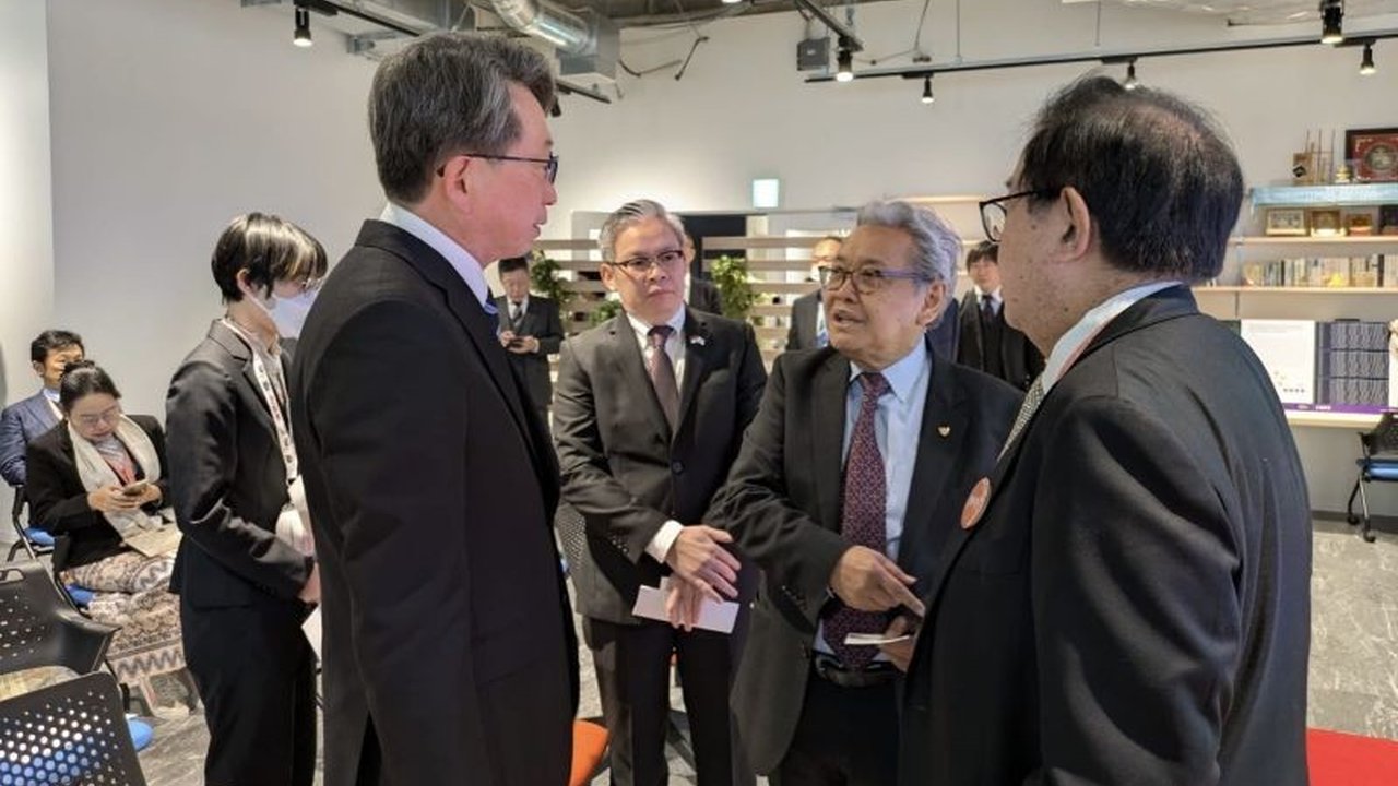 Duta Besar RI untuk Jepang, Heri Akhmadi, optimis konektivitas berkecepatan tinggi akan memperkuat kolaborasi riset dan pendidikan antara universitas di Indonesia dan Jepang, khususnya melalui pusat penelitian baru di Universitas Keio.