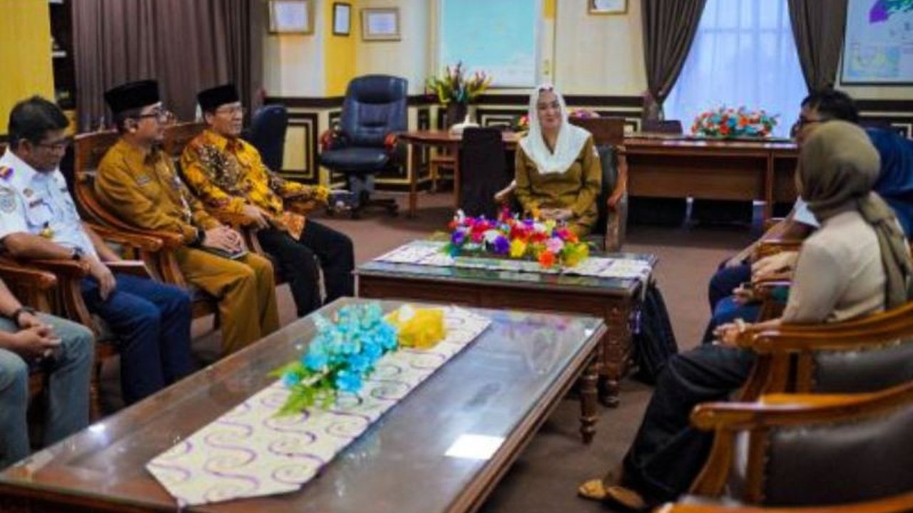 Pemerintah Kabupaten Natuna melakukan audiensi dengan maskapai penerbangan untuk meningkatkan pelayanan transportasi, khususnya demi kenyamanan wisatawan dan investor serta mendorong investasi di Natuna.