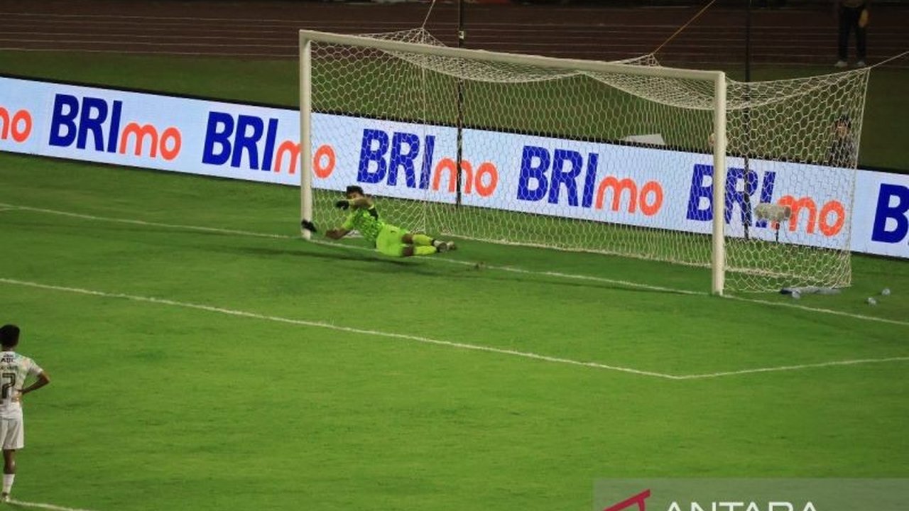 Gol Bruno Gomes Bawa Semen Padang Unggul Atas Persib di Babak Pertama