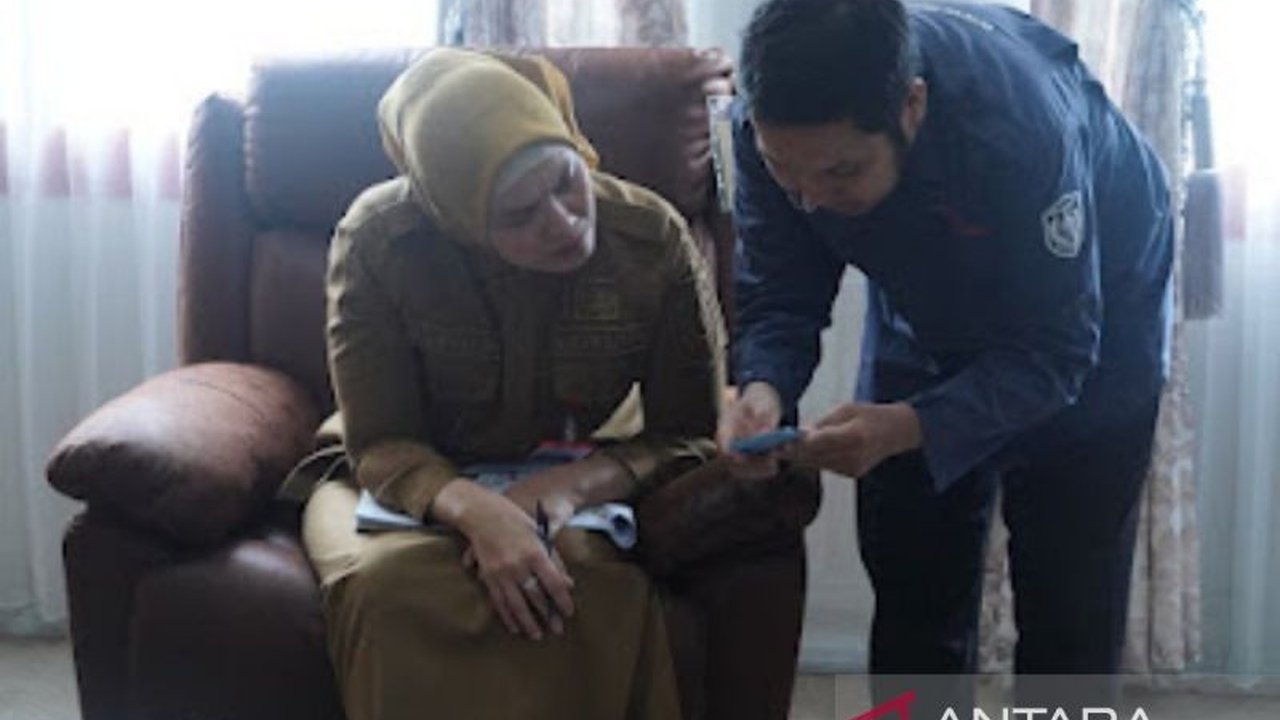 Wakil Wali Kota Banjarmasin, Hj. Ananda, memastikan kesiapan perangkat penerima aduan masyarakat untuk memaksimalkan layanan publik di tahun 2025, termasuk integrasi sistem Laporia dan SP4N-LAPOR!