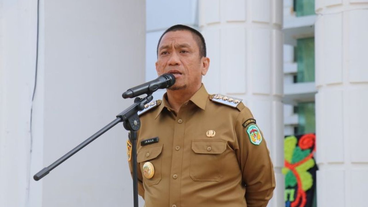 Bupati Luwu Timur, Irwan Bachri Syam, berjanji akan menerapkan insentif lembur bagi seluruh pegawai ASN, PPPK, dan tenaga upah jasa untuk meningkatkan kesejahteraan dan keadilan dalam sistem kerja.
