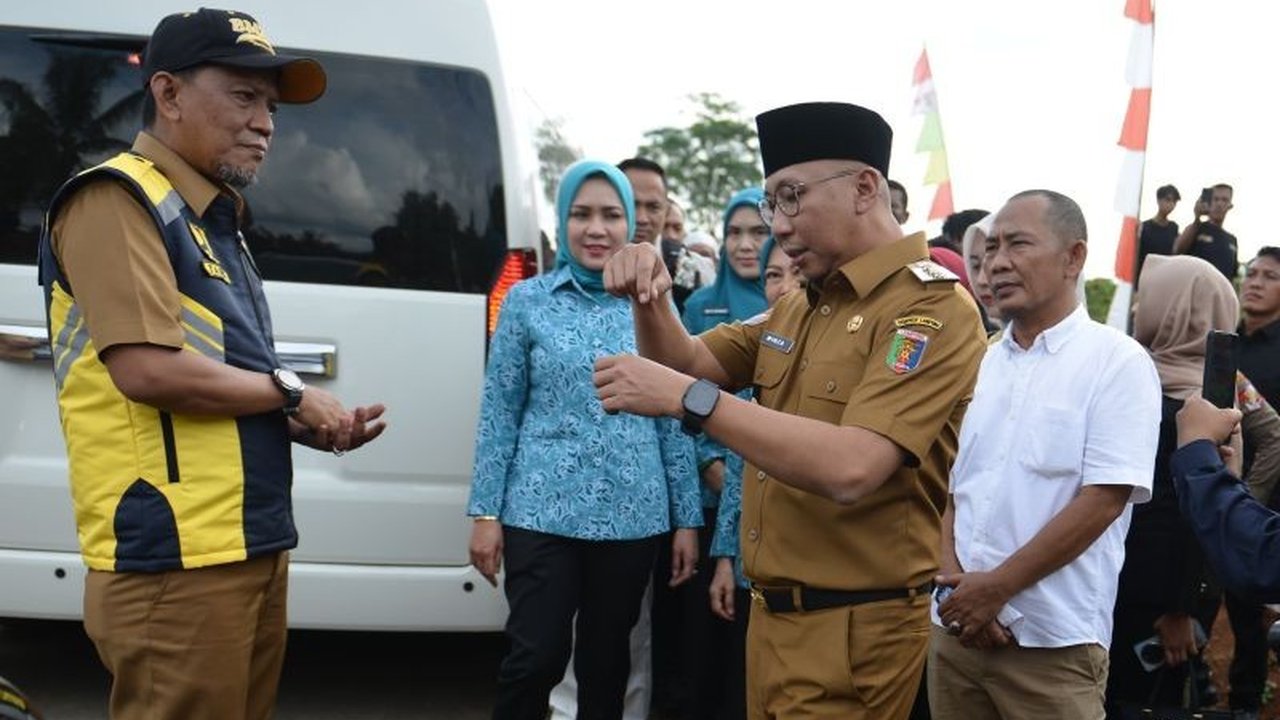 Gubernur Lampung resmikan pembangunan ruas jalan di Lampung Utara untuk mendorong pertumbuhan ekonomi daerah dan memperlancar distribusi hasil pertanian.