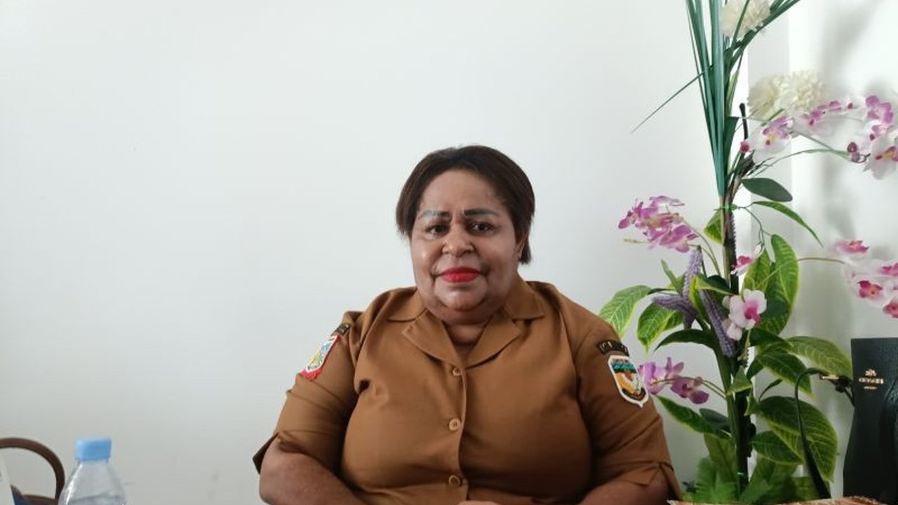 Pemerintah Kabupaten Mimika mengajak perempuan untuk berkarya di berbagai bidang, termasuk politik, guna mendorong perekonomian keluarga dan pembangunan bangsa, sekaligus memperingati Hari Perempuan Internasional.