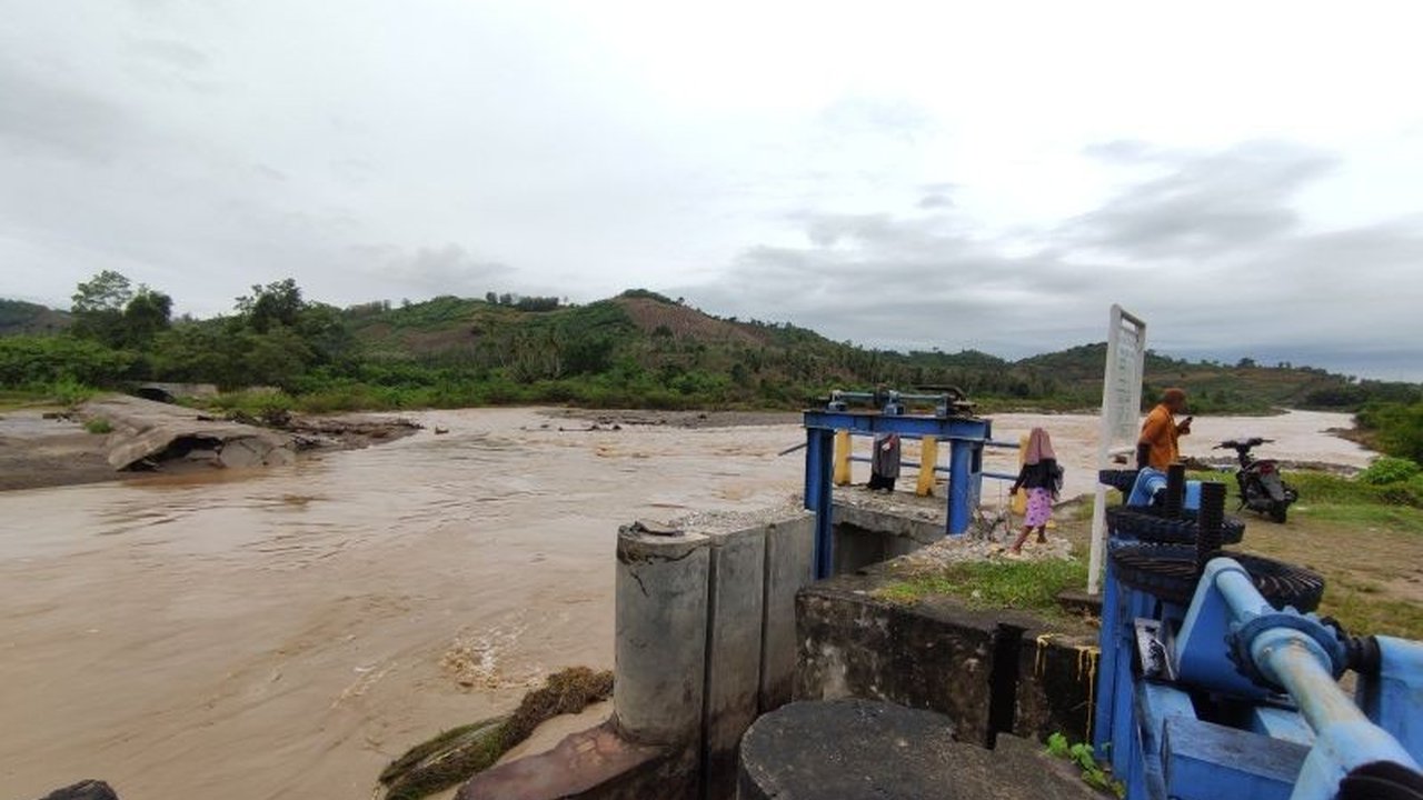 Banjir di Kabupaten Bireuen, Aceh, telah menyebabkan satu korban meninggal dunia dan satu lainnya hilang, sementara puluhan warga lainnya terdampak dan menerima bantuan.