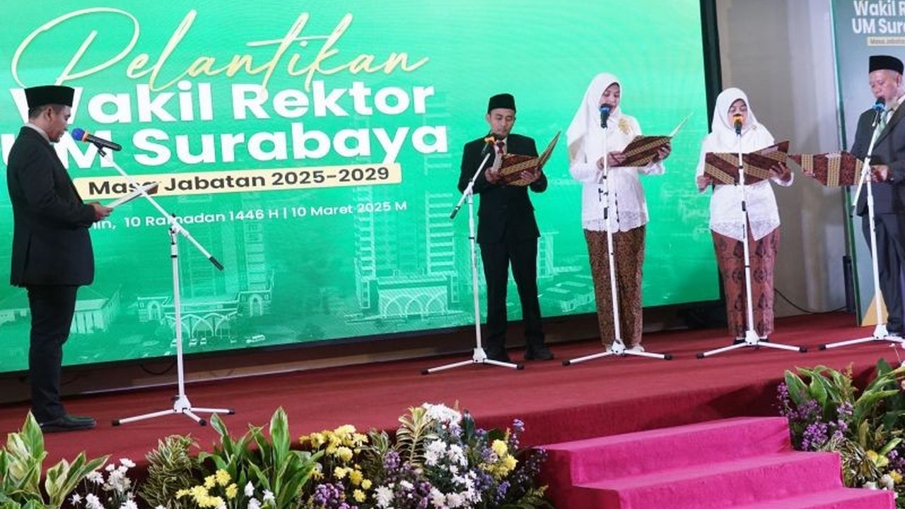 Universitas Muhammadiyah Surabaya (UM Surabaya) melantik empat wakil rektor baru periode 2025-2029 untuk mempercepat transformasi kampus menuju kampus unggul dengan sejuta inovasi.