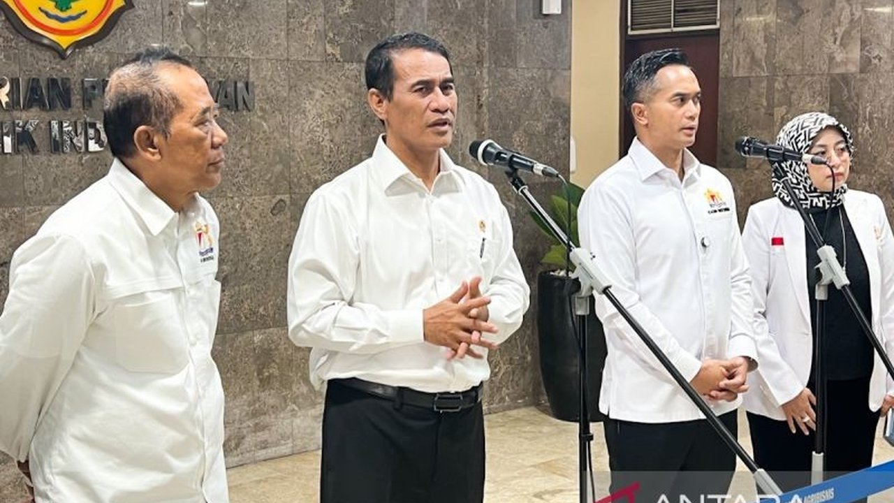 Mentri Pertanian dan Kadin Indonesia sepakat memperkuat kolaborasi untuk mencapai swasembada pangan berkelanjutan, ditandai dengan penandatanganan nota kesepahaman.