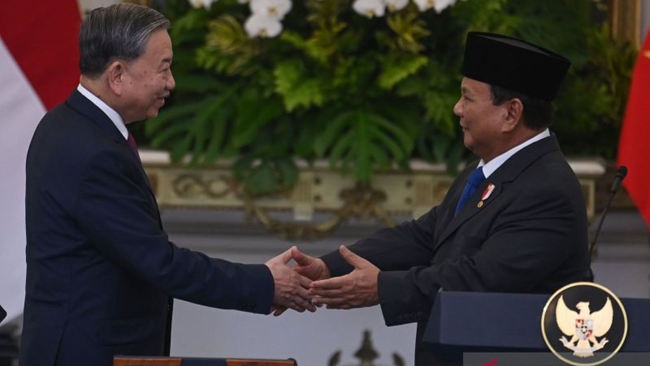 Presiden Prabowo Subianto mengumumkan peningkatan kerja sama Indonesia-Vietnam di berbagai sektor, termasuk otomotif dan pertahanan, dengan target nilai perdagangan US$18 miliar pada 2028.