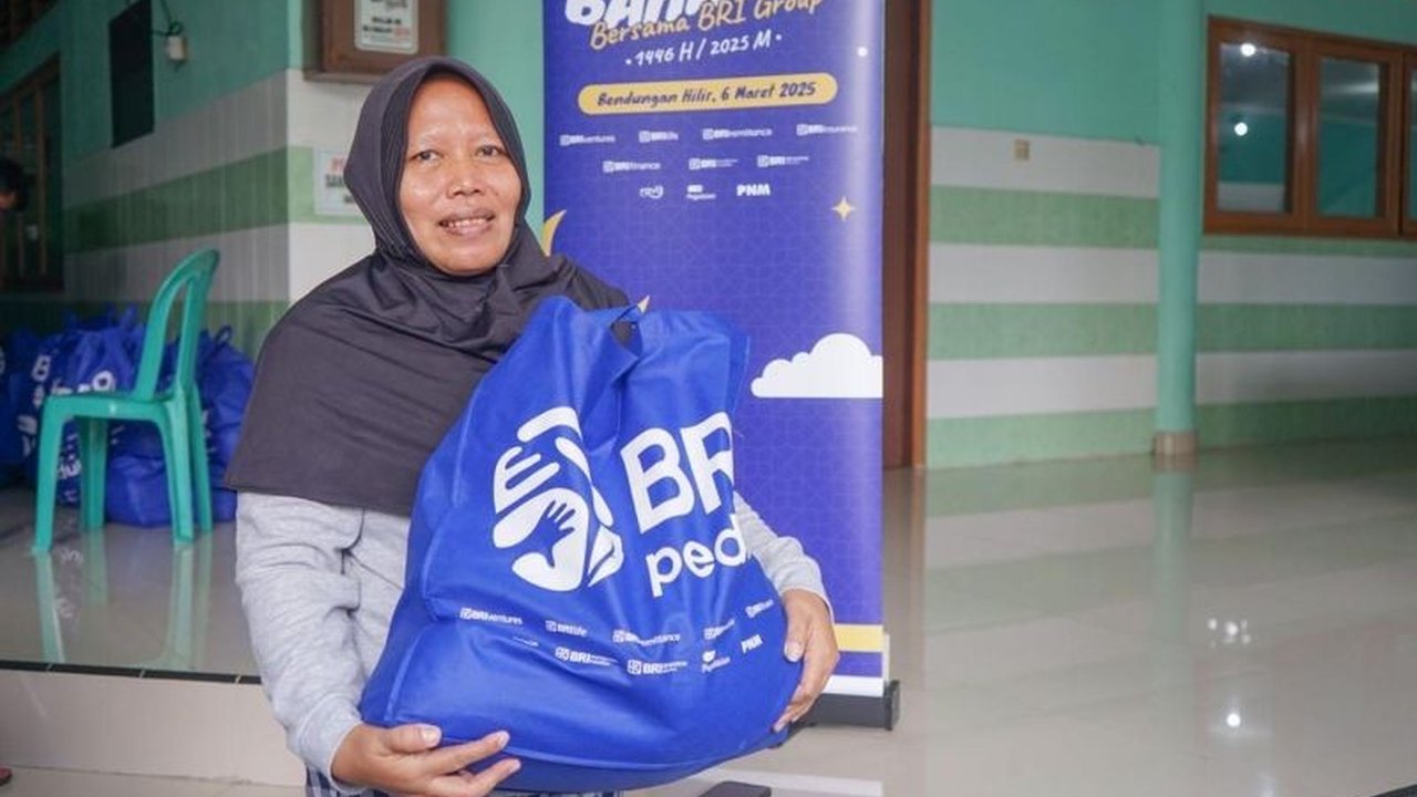 BRI Group membagikan 100.000 paket sembako dan santunan kepada panti asuhan, panti werdha, dan anak yatim di seluruh Indonesia selama Ramadhan, sebagai wujud komitmen sosial perusahaan.