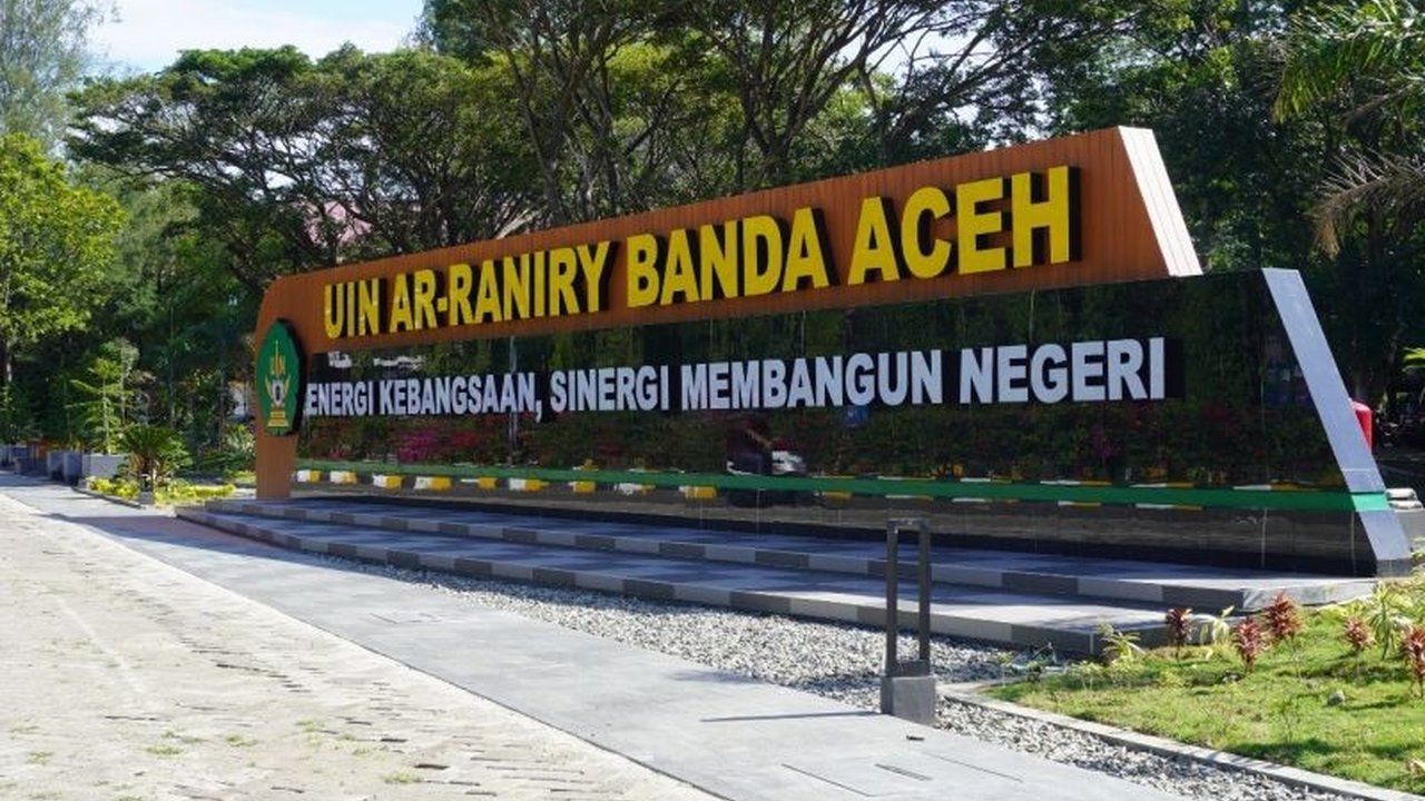 UIN Ar-Raniry Banda Aceh meraih prestasi membanggakan dengan menempati posisi 10 besar PTKIN terfavorit pada Seleksi Prestasi Akademik Nasional (SPAN) PTKIN 2025, menarik lebih dari 10.000 pendaftar.