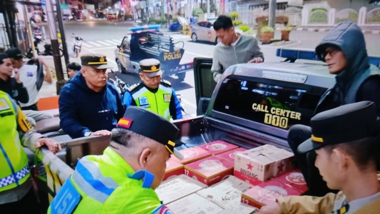 Polresta Bukittinggi Sita Ratusan Botol Miras Selama Ramadhan