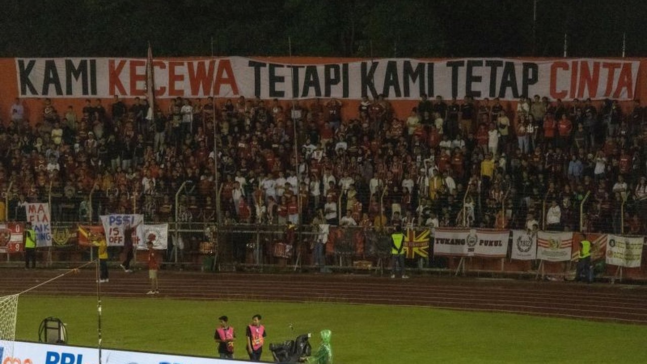 Semen Padang FC gagal keluar dari zona degradasi setelah kalah 1-4 dari Persib Bandung di Stadion Haji Agus Salim, Padang, pada pekan ke-27 BRI Liga 1.