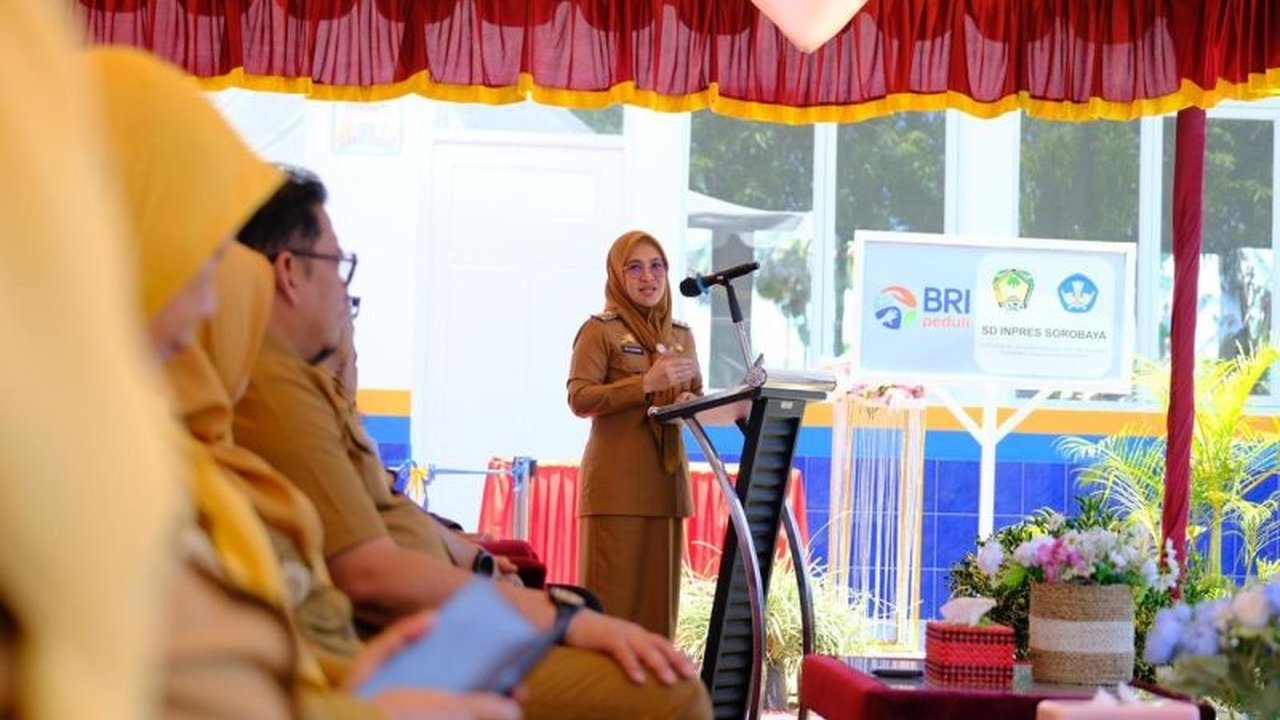 PT BRI melalui program CSR 'BRI Peduli Ini Sekolahku' telah merampungkan renovasi gedung SDI Sorobaya di Kabupaten Gowa senilai Rp730 juta, meningkatkan kualitas pendidikan di daerah tersebut.