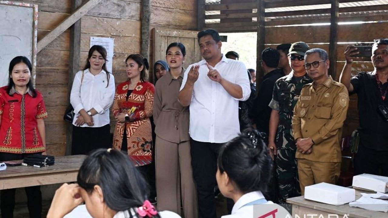 Gubernur Sumut, Bobby Nasution, akan memperbaiki gedung SMKN 1 Gido di Kabupaten Nias yang kondisinya memprihatinkan, setelah mendengar langsung keluhan para siswa.