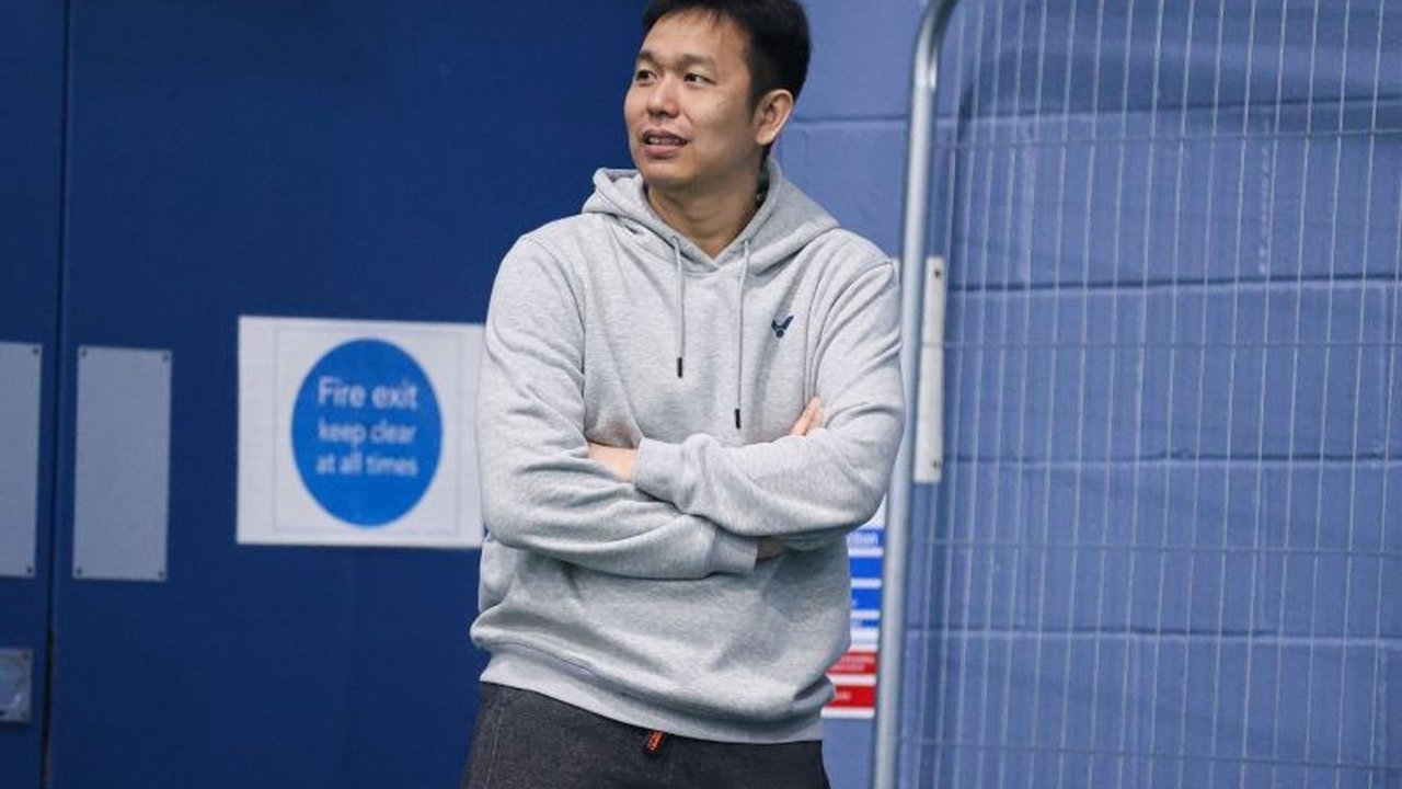 Legenda bulu tangkis Hendra Setiawan memulai debutnya sebagai pelatih ganda putra Sabar/Reza di All England 2025, menghadapi tantangan berat melawan unggulan China.