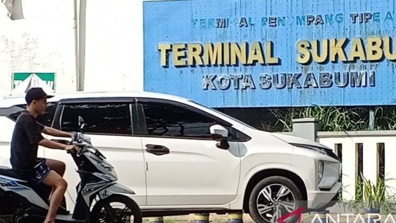 Jumlah pemudik di Sukabumi yang menggunakan bus untuk mudik Lebaran 2025 diperkirakan naik 15 persen, dengan puncak arus mudik diperkirakan H-3 sampai H-1 Lebaran.