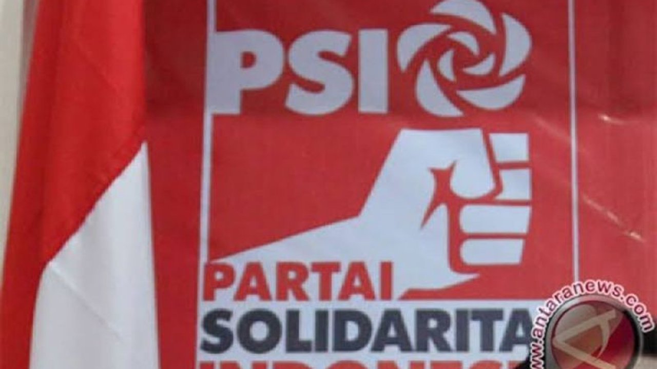 Pengamat politik menilai konsep partai perorangan akan menguntungkan PSI dengan masuknya Jokowi, sekaligus menjadi kendaraan politik bagi mantan presiden tersebut.