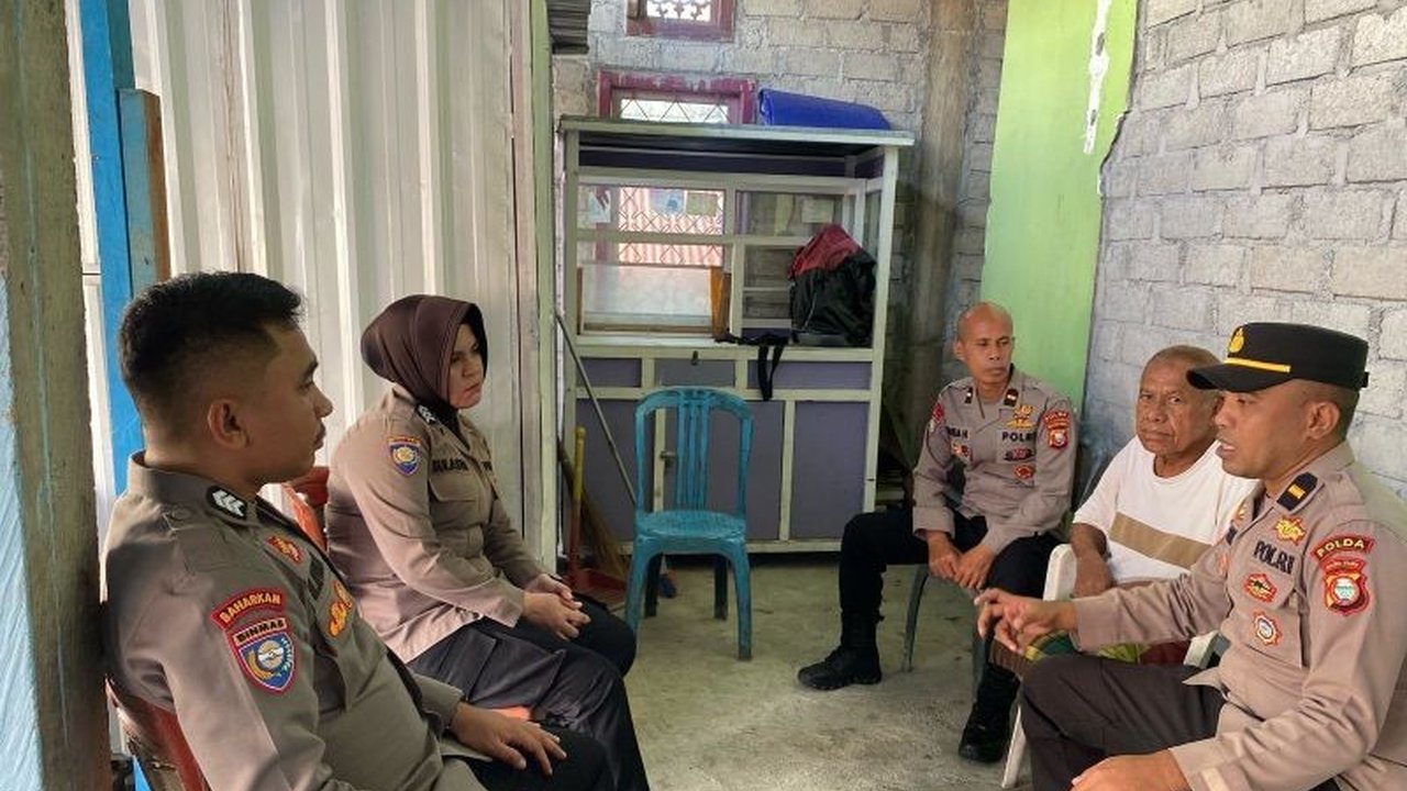 Polda Maluku Utara meningkatkan keamanan dan ketertiban masyarakat selama Ramadhan melalui patroli sambang yang menyasar berbagai titik keramaian di Ternate.