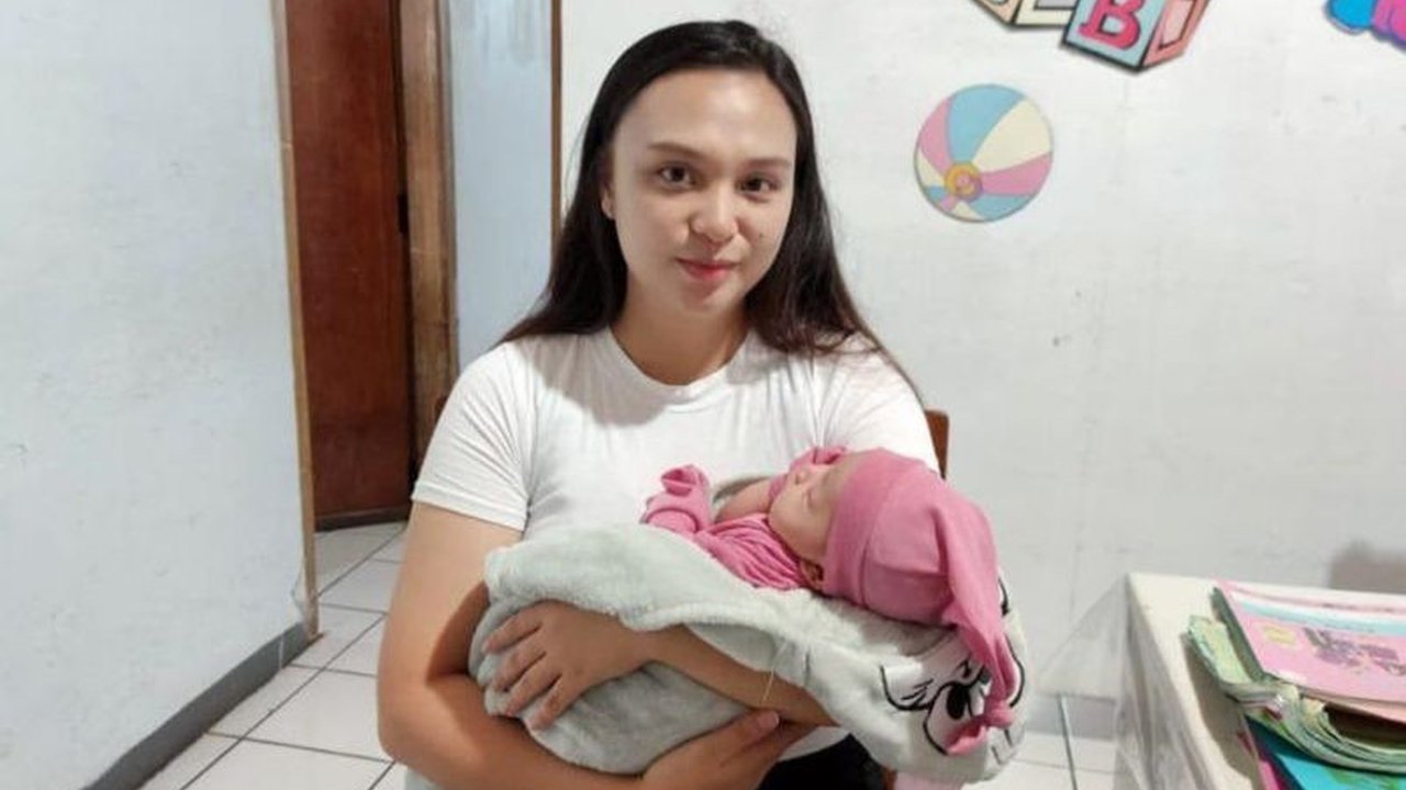 Kisah Risilia Pongilatan di Tondano yang merasakan manfaat nyata program Jaminan Kesehatan Nasional (JKN) saat menjalani persalinan di Klinik Pratama Yulie, akses mudah dan pelayanan berkualitas.