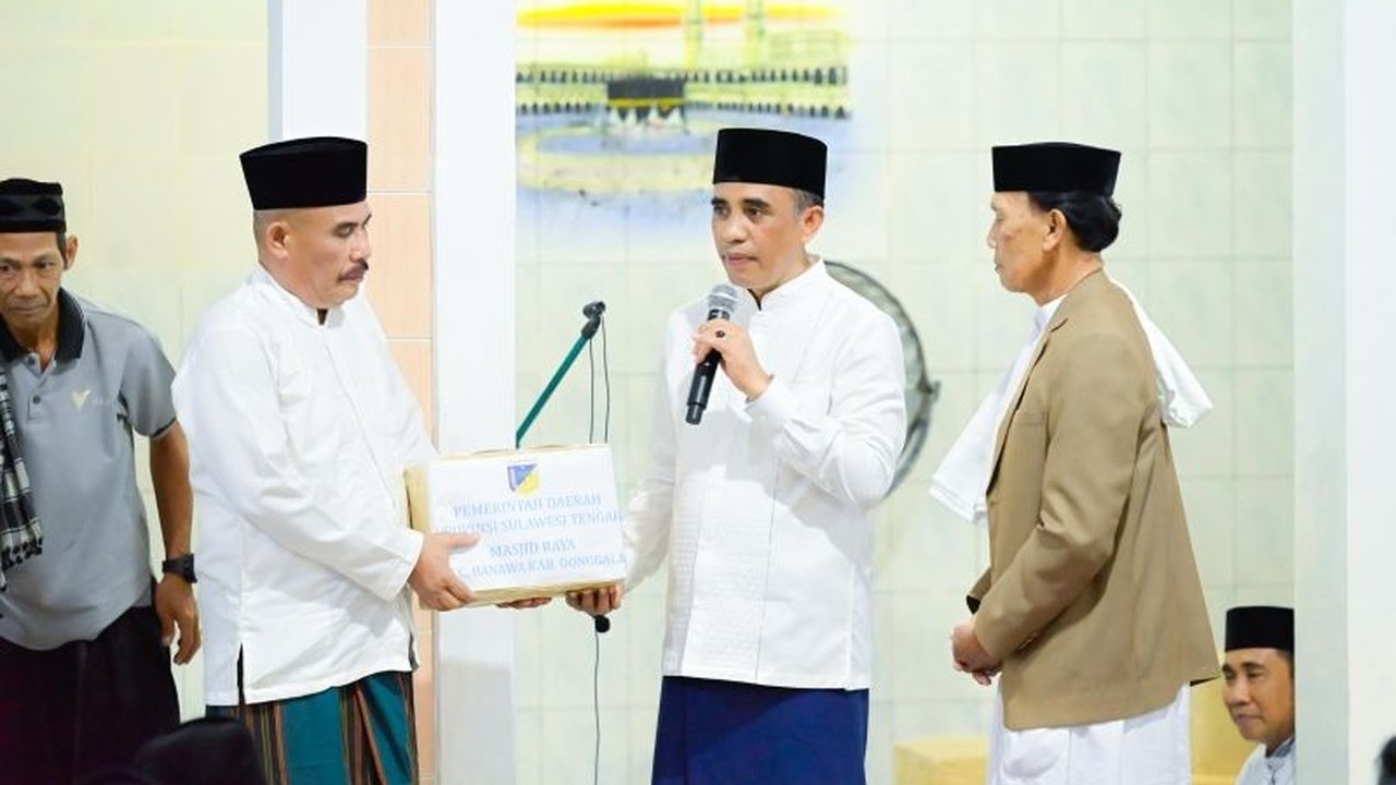 Gubernur Sulawesi Tengah, Anwar Hafid, alokasikan Rp60 miliar untuk membangun instalasi air bersih di Donggala guna mengatasi krisis air bersih yang dialami masyarakat.
