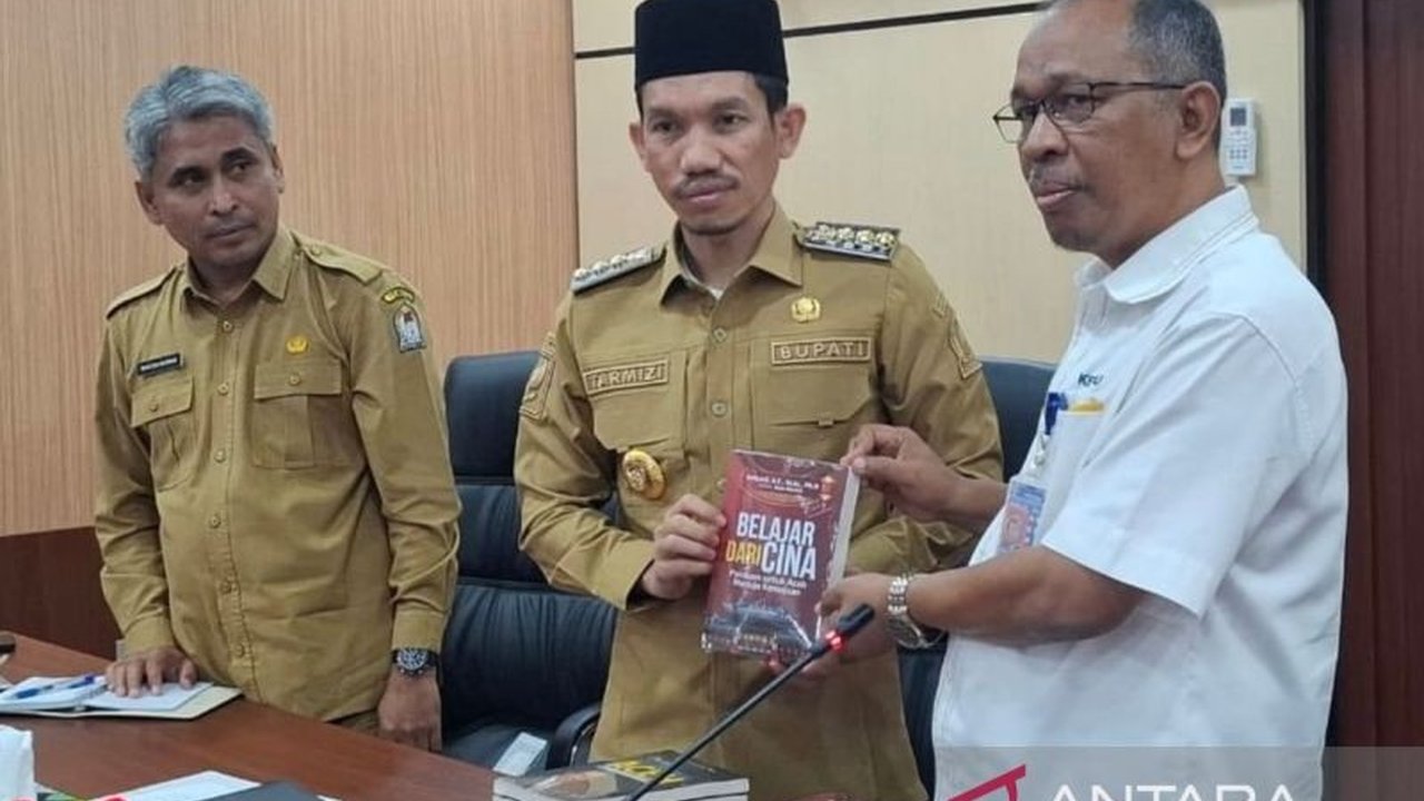 Bea Cukai Aceh mengajak Pemerintah Aceh Barat berkolaborasi untuk mengembangkan ekonomi daerah dengan menciptakan iklim investasi yang kondusif dan kebijakan yang mendukung pelaku usaha.