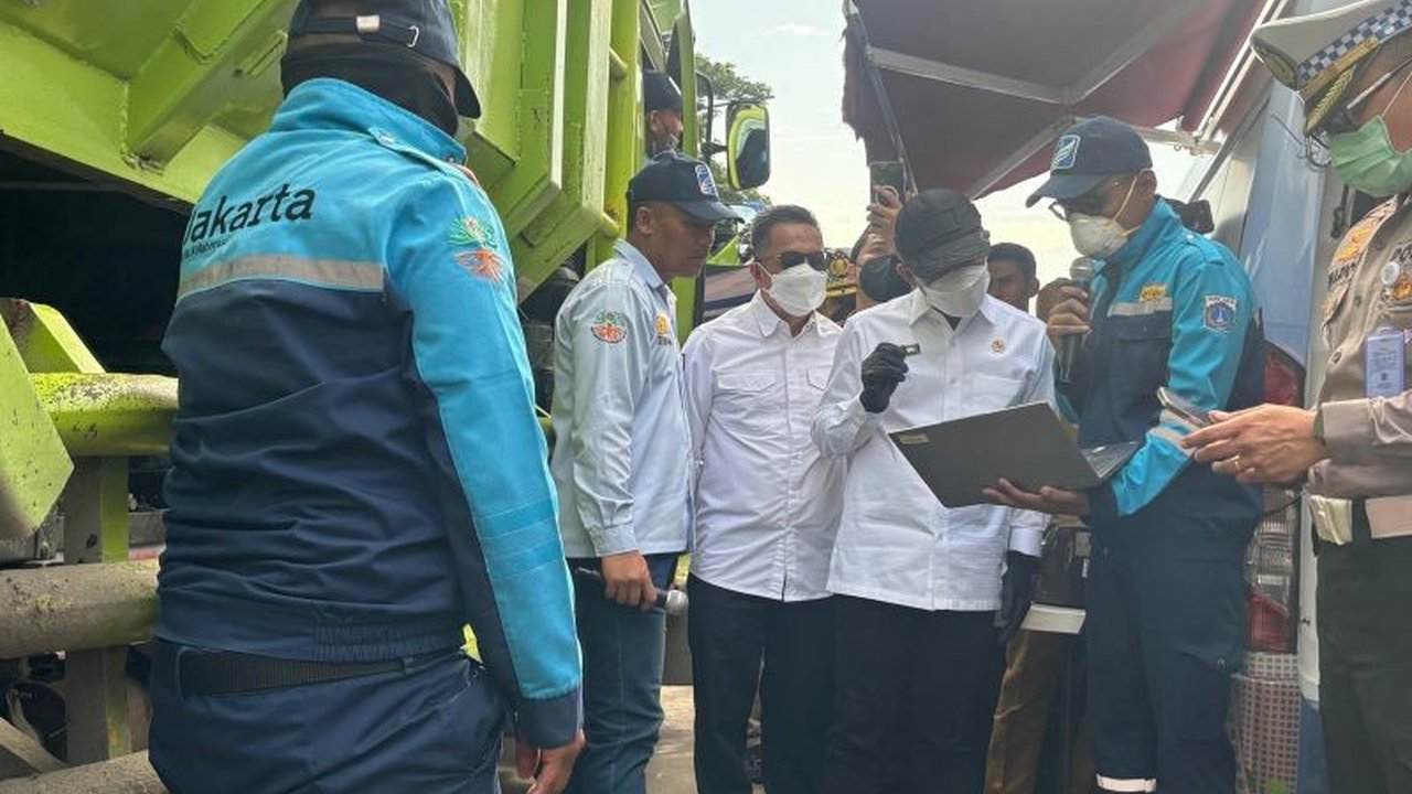 Kementerian Lingkungan Hidup dan Kementerian Perhubungan berkolaborasi untuk meningkatkan uji emisi kendaraan angkut barang di Jakarta guna mengurangi polusi udara, terutama menjelang musim kemarau.