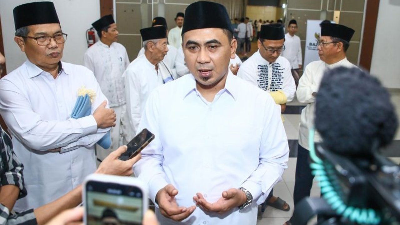 Wakil Gubernur Jawa Tengah meminta seluruh perusahaan di Jateng membayarkan THR karyawan paling lambat H-7 Lebaran 2025 untuk mendorong perekonomian daerah.
