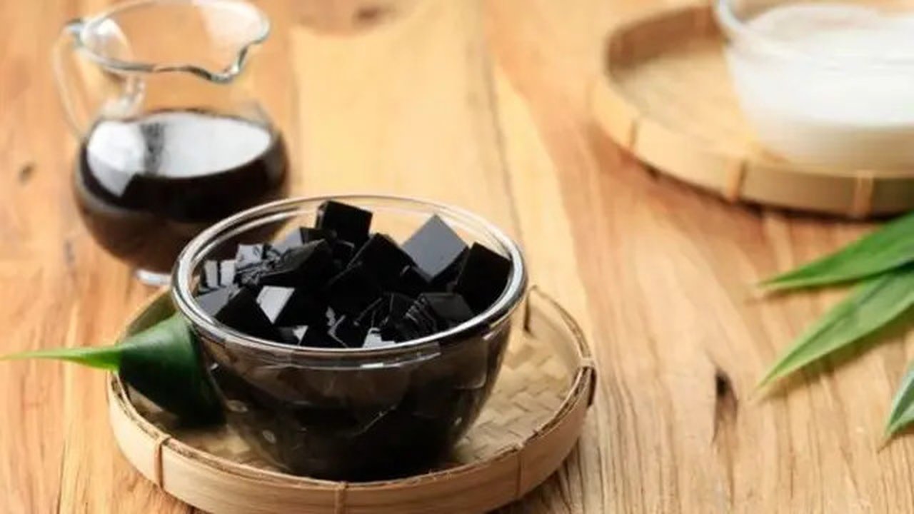 Resep Es Cincau Hitam untuk Ramadhan, Hidangan Nikmat dan Lezat di Bulan Puasa (source: freepik)
