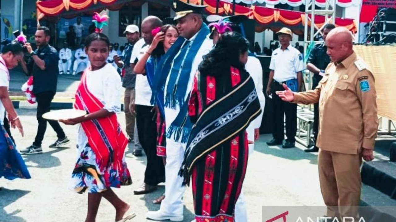 Bupati Supiori, Hironimus Mansoben, akan mengevaluasi kinerja pejabat struktural dalam 100 hari kerjanya untuk memaksimalkan pelayanan publik dan mendukung program Astacita Presiden serta kesejahteraan masyarakat.