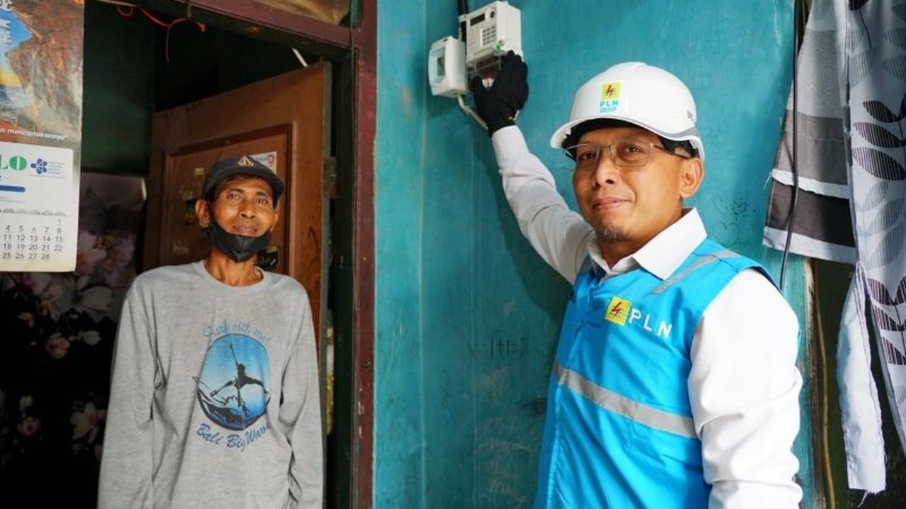 PT PLN (Persero) menyambungkan listrik gratis kepada 270 warga prasejahtera di 12 daerah Jawa Timur melalui program Light Up The Dream (LUTD), sebagai bentuk kepedulian dan dukungan terhadap masyarakat kurang mampu.