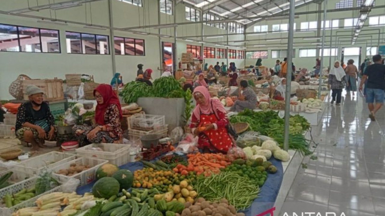 Jelang Ramadhan 2025, harga kebutuhan pokok di Bantul relatif stabil, namun masyarakat diimbau untuk berbelanja sesuai kebutuhan agar stok tetap terjaga.