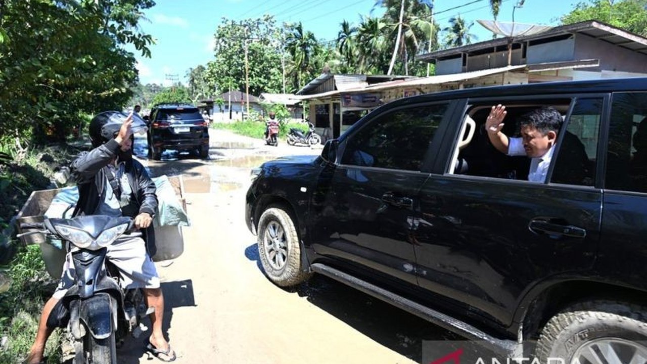 Gubernur Sumatera Utara, Bobby Nasution, segera memperbaiki infrastruktur jalan di Kepulauan Nias, termasuk ruas jalan Gunungsitoli-Nias Utara dan jembatan putus di Nias Barat, dengan total anggaran mencapai Rp40 miliar lebih.