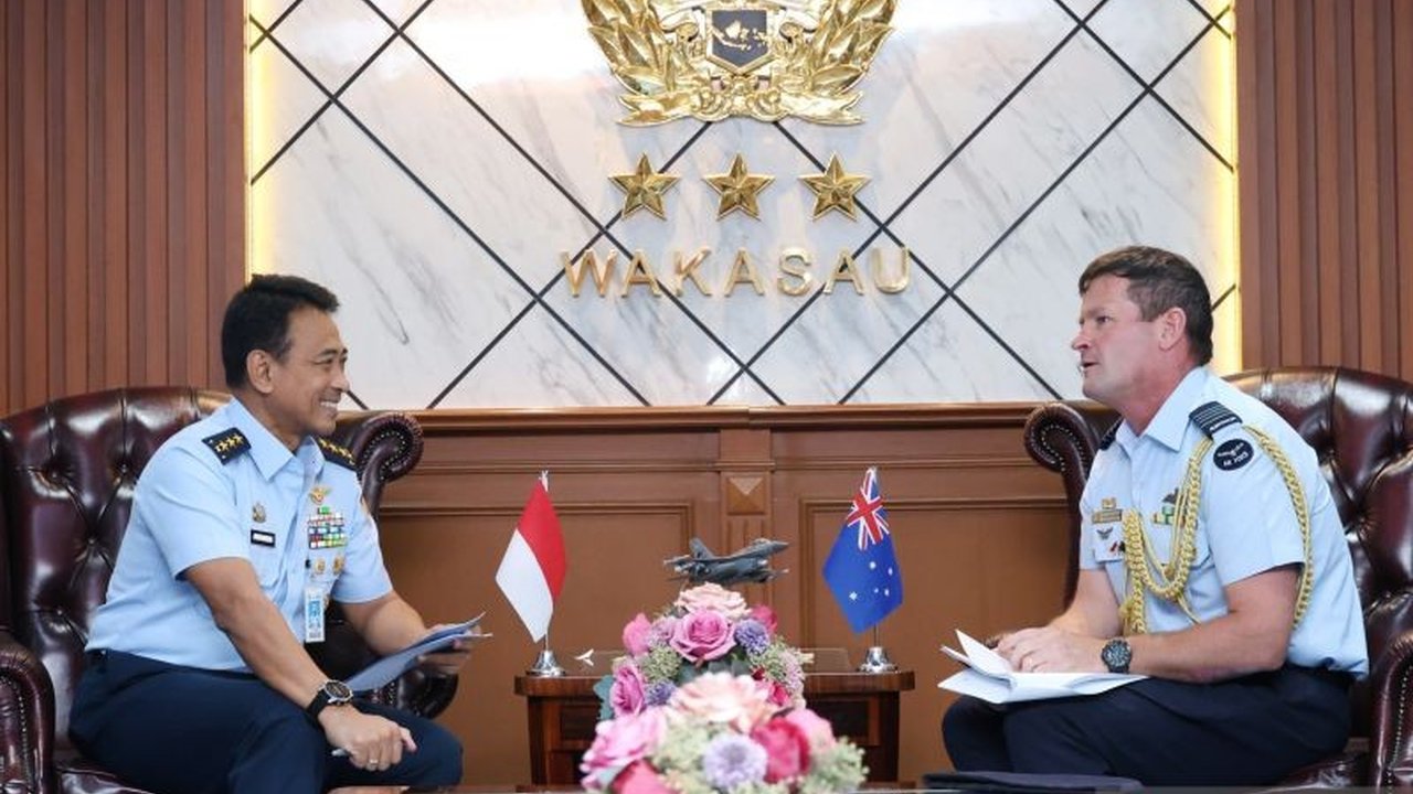 Wakil Kepala Staf TNI AU, Marsdya TNI Andyawan Martono Putra, bertemu Atase Udara Australia untuk membahas peningkatan kerja sama pertahanan udara kedua negara, demi penguatan kapabilitas dan stabilitas regional.