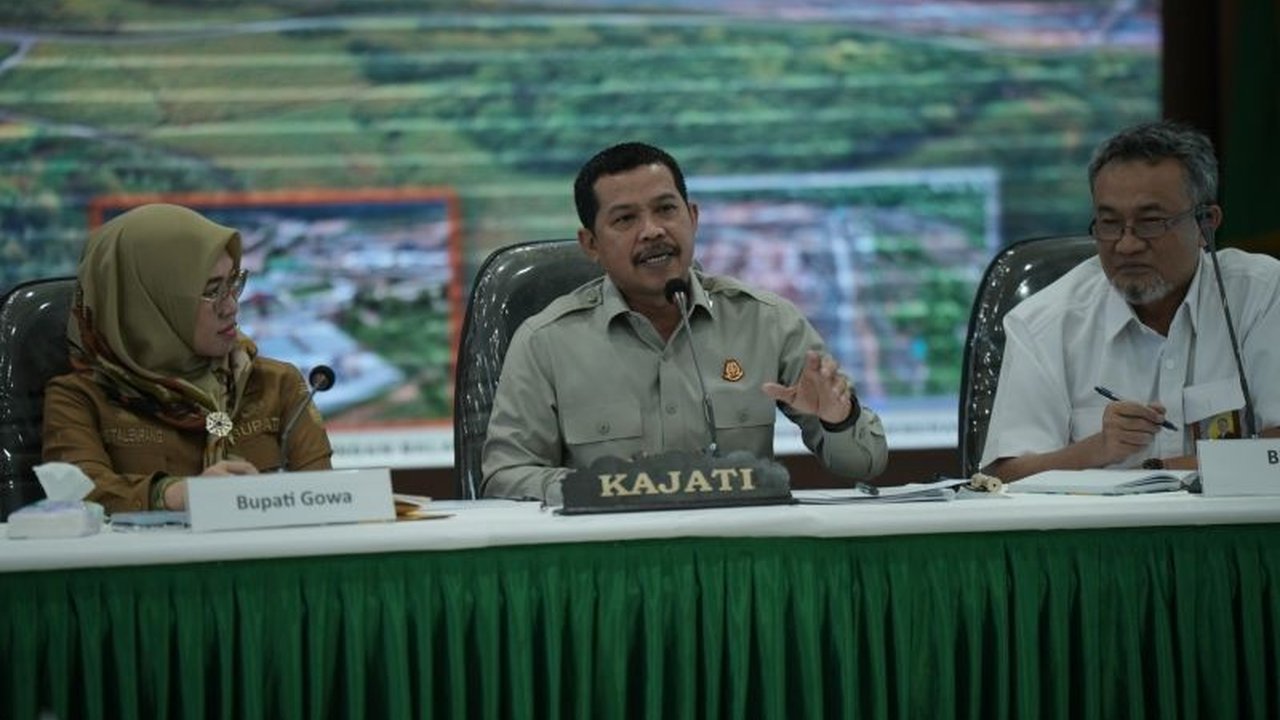 Kejaksaan Tinggi Sulsel membantu percepatan pembebasan lahan Bendungan Jenelata di Gowa, proyek strategis nasional senilai Rp4,15 triliun yang terhambat pembebasan lahan.
