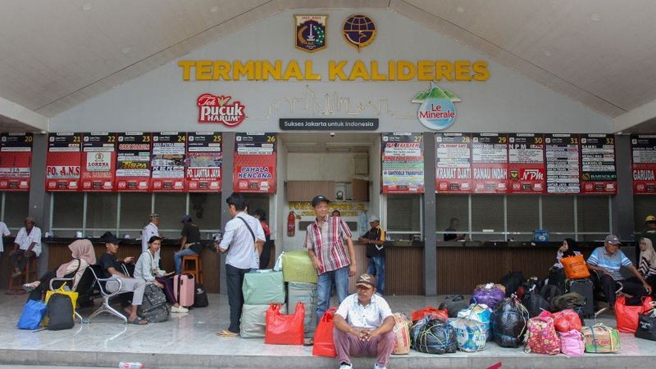 Kementerian Kominfo luncurkan MudikPedia 2025, panduan digital lengkap untuk perjalanan mudik Lebaran yang aman dan nyaman, mencakup info transportasi, cuaca, dan lainnya.