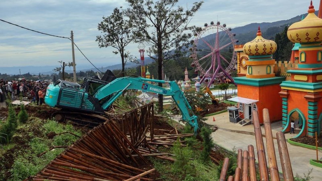 BNPB mengapresiasi penertiban bangunan di kawasan Puncak, Bogor oleh Gubernur Jabar, namun menekankan pentingnya konsistensi untuk mencegah banjir di masa mendatang.