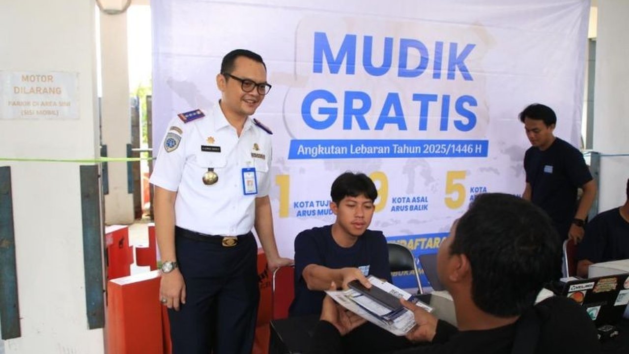 Dinas Perhubungan Kota Tangerang membuka posko validasi untuk program mudik gratis Kemenhub 2025, melayani ribuan pendaftar yang telah mendaftar secara online.