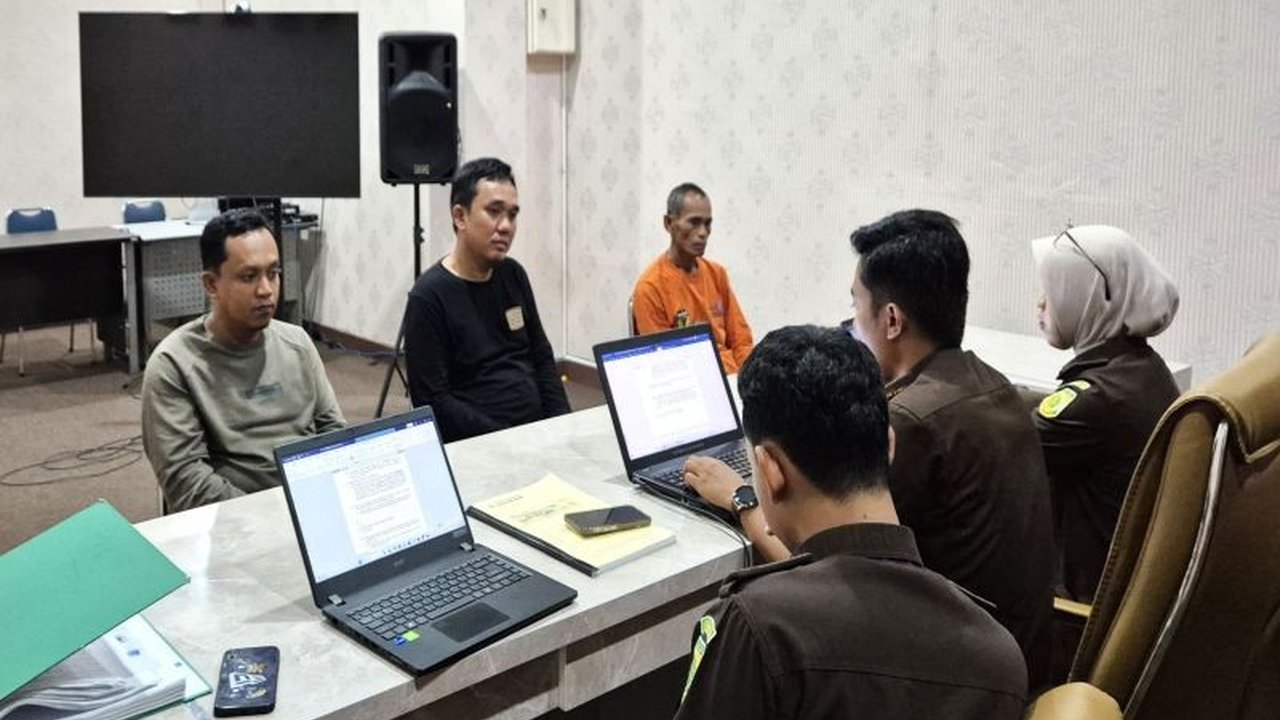 Kejari Luwu menetapkan Ketua, Sekretaris, dan Bendahara KONI Luwu sebagai tersangka korupsi dana hibah APBD 2022 senilai Rp368,9 juta lebih, akibat manipulasi laporan pertanggungjawaban.