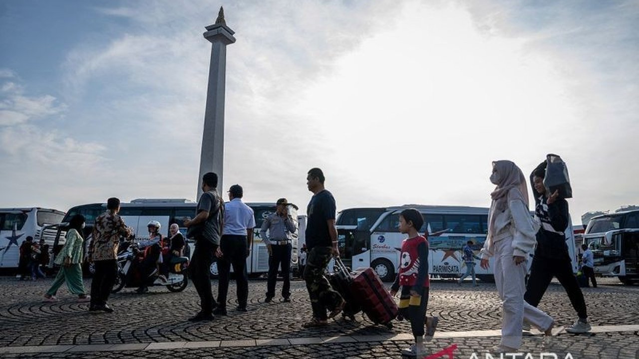 Anggota Komisi B DPRD DKI Jakarta meminta transparansi pada program mudik gratis 2025 agar tiket terdistribusi merata kepada warga yang berhak.