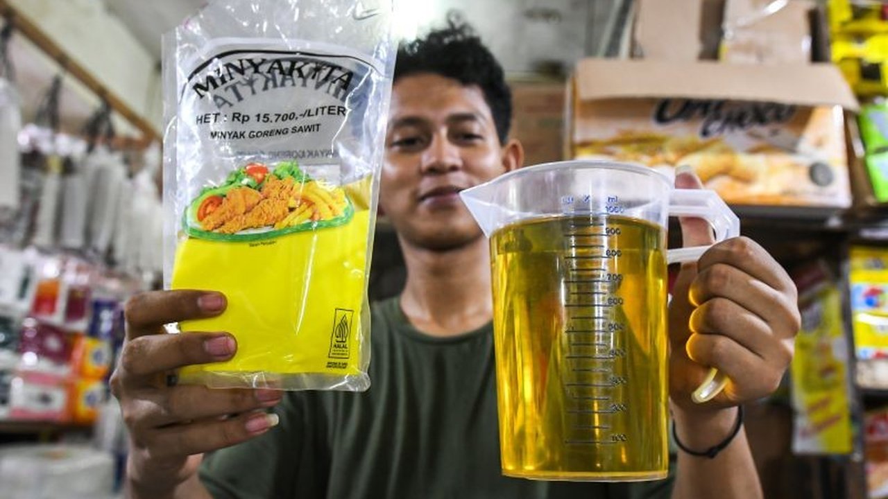 Kementerian Perdagangan (Kemendag) akan menindak tegas produsen Minyakita yang tidak sesuai takaran dengan penarikan produk dari pasaran dan sanksi pidana.