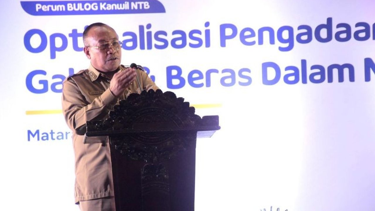 Pemerintah Provinsi NTB meminta Bulog mengoptimalkan penyerapan gabah dari petani lokal hingga 180.600 ton agar NTB tidak lagi mengimpor beras.
