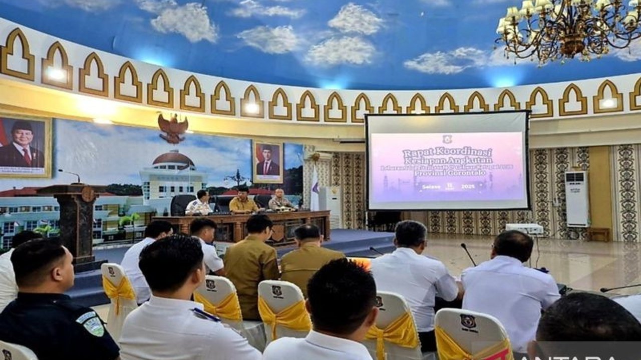 Pemerintah Provinsi Gorontalo menggelar rapat koordinasi untuk memastikan kelancaran angkutan Lebaran Idul Fitri 1446 H dan Gebyar Ketupat 2025, termasuk antisipasi cuaca ekstrem.