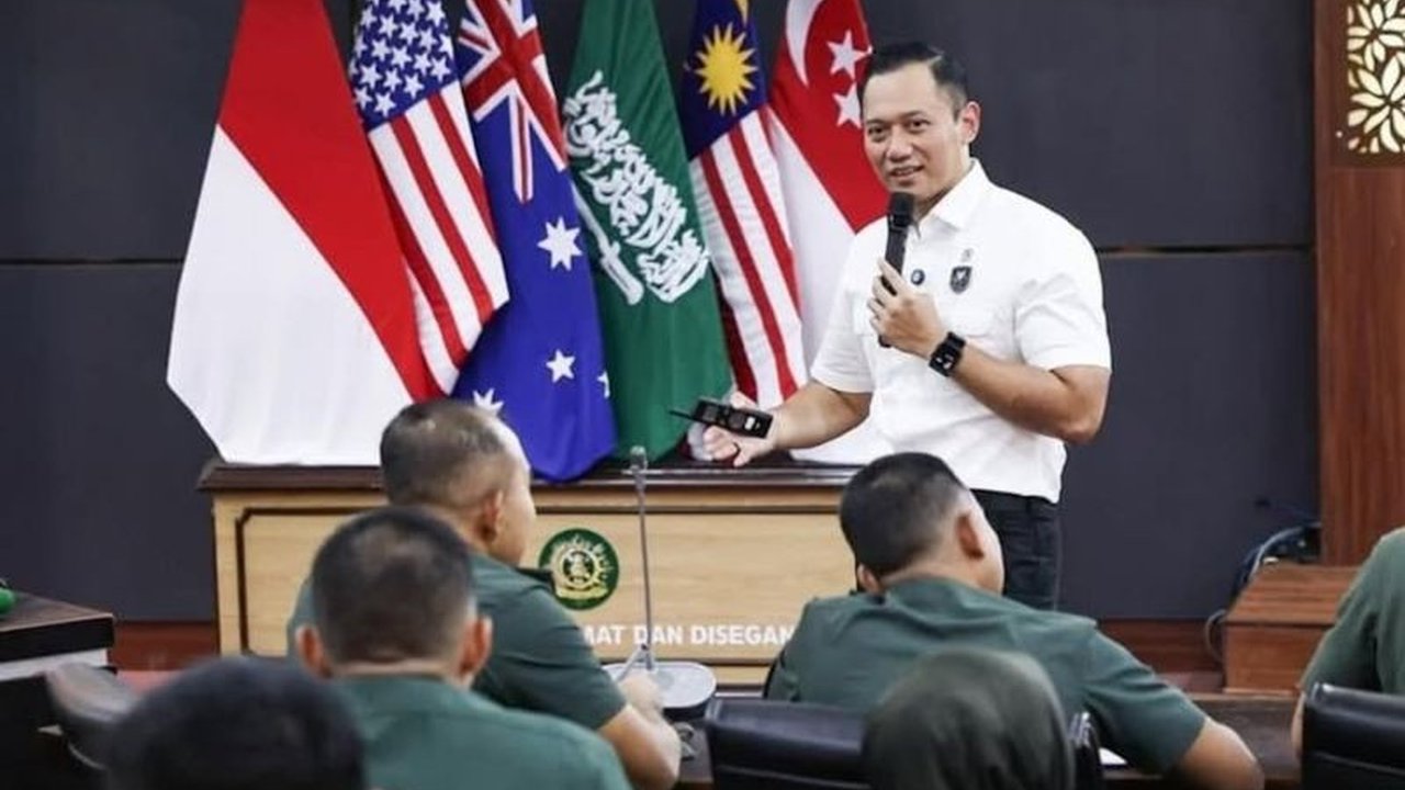 Menko Infrastruktur Agus Harimurti Yudhoyono (AHY) memberikan kuliah umum di Seskoad tentang pembangunan infrastruktur dan ekonomi sebagai pilar pertahanan negara yang kuat.