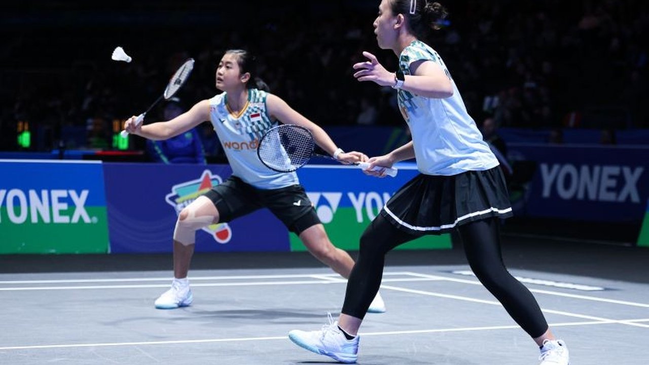 Febriana Dwipuji Kusuma/Amallia Cahaya Pratiwi atau Ana/Tiwi menciptakan sejarah sebagai wakil Indonesia pertama yang melaju ke babak kedua All England 2025 setelah mengalahkan ganda putri Thailand.