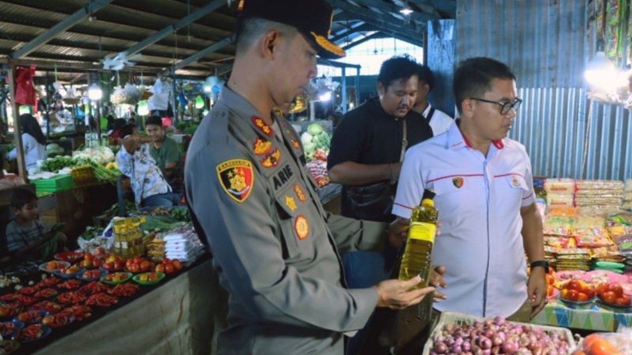 Polres Biak Numfor menemukan penjualan Minyakita di atas Harga Eceran Tertinggi (HET) di sejumlah kios dan toko di Biak, Papua, dan mengambil tindakan tegas.