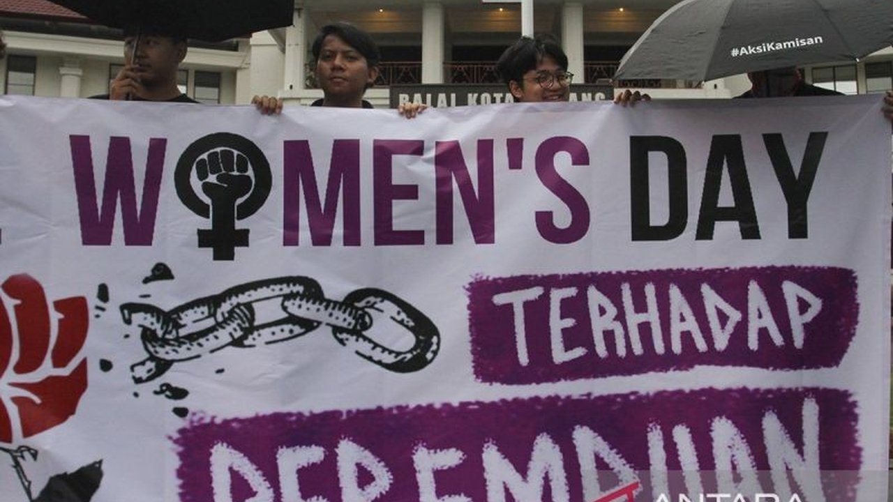 Kebijakan fiskal Indonesia perlu direformasi untuk mengurangi kesenjangan gender, dengan peningkatan efektivitas transfer sosial, reformasi pajak, dan peningkatan akses perempuan ke pekerjaan formal.