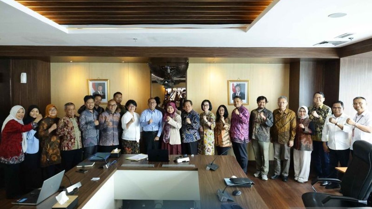 Kementerian Pendidikan, Kebudayaan, Riset, dan Teknologi (Kemdikbudristek) memastikan tunjangan kinerja (tukin) dosen ASN tahun 2025 akan dicairkan setelah mendapat persetujuan Presiden.