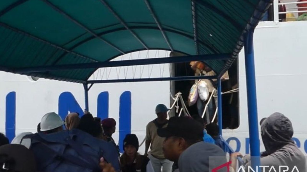 KSOP Ambon menyediakan 2.730 kuota tiket mudik gratis ke 11 pelabuhan di Maluku dan sekitarnya untuk merayakan Idul Fitri 2025 bersama keluarga.