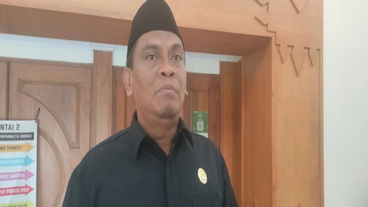 DPRD Kulon Progo mendorong Pemkab untuk aktif mendampingi lurah dalam memanfaatkan dana desa tahun 2025, terutama untuk program ketahanan pangan, menyusul adanya penurunan alokasi dan kebingungan para lurah.